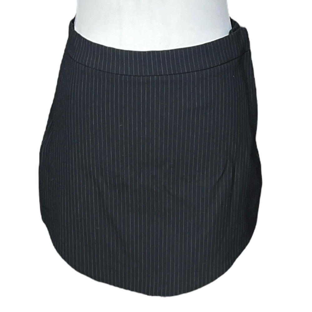 Zara Pinstripe Curves Hem Mini Skirt Black Size Medium
